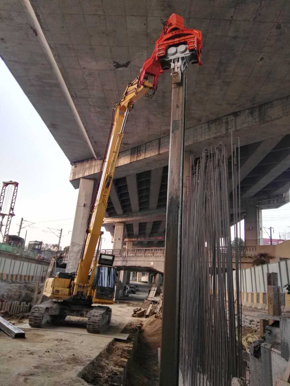 拉森鋼板樁夾樁、扶樁、打樁